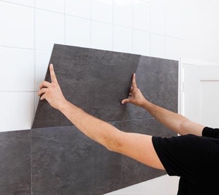 Dalle PVC adhésive murales quickfix paris 40x70 blanc m | Leroy Merlin lame pvc adhésive sur carrelage mural