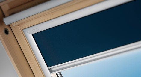 Volet Fenetre De Toit Roulant A Energie Solaire Velux Ssl Ck02 Leroy Merlin