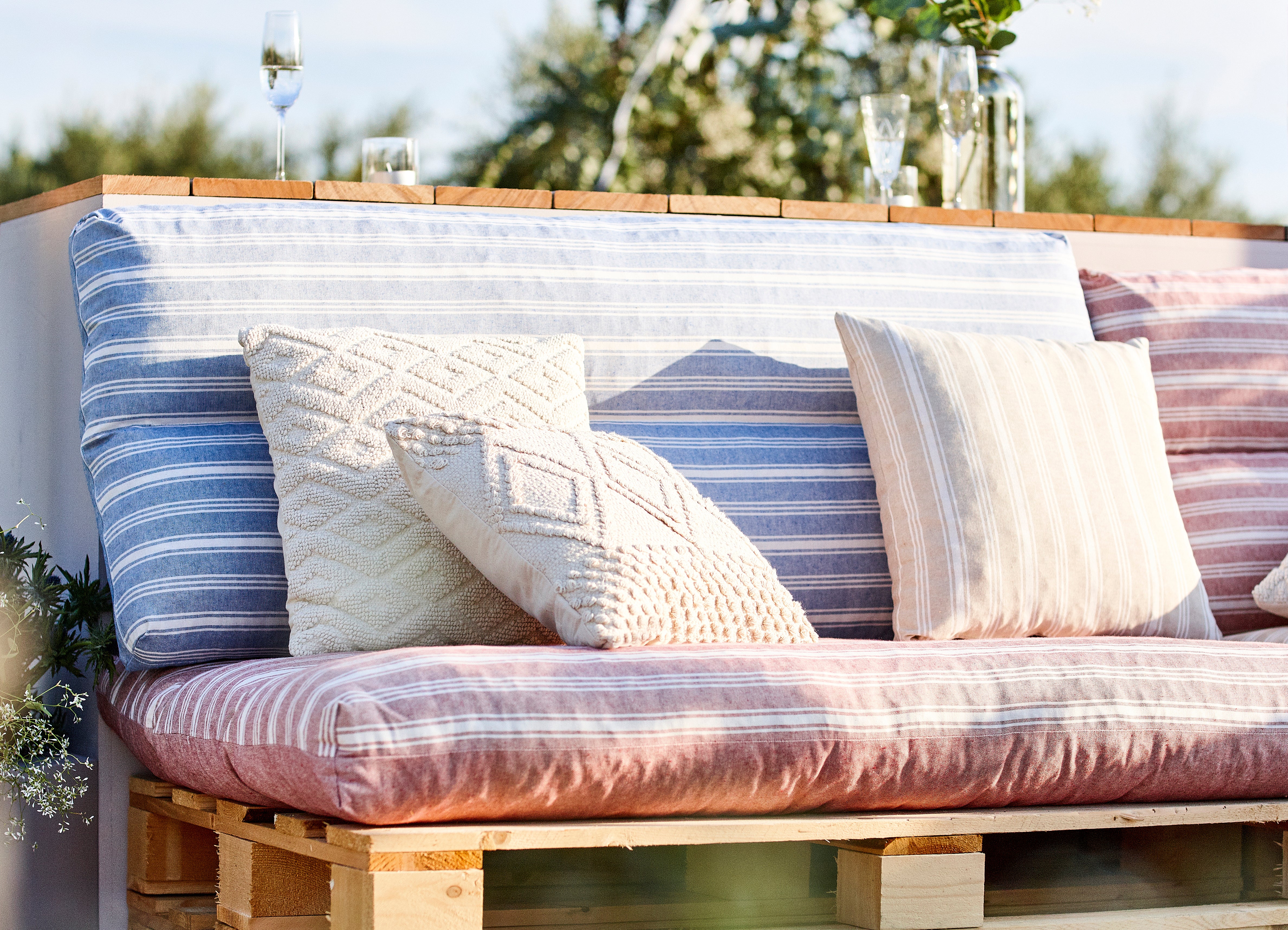 coussin palette ikea